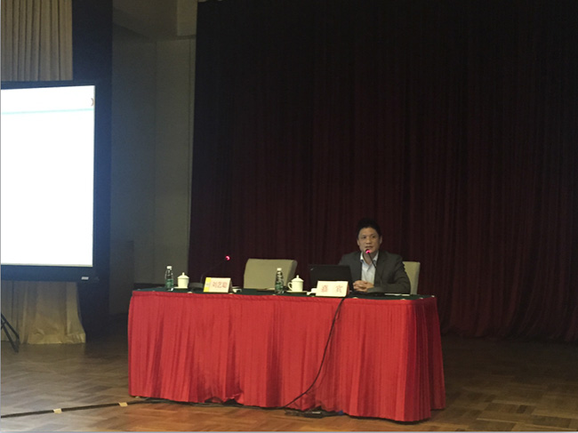 北京游艇会·yth(中国大陆)最新官方互联信息顾问有限公司董事长、首席研究员杨冰之在会议中做了《互联网+下政府网站集约化建设思路》主题培训