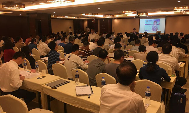 游艇会·yth(中国大陆)最新官方互联总经理、首席规划师郑爱军在“上海市质监系统处级干部培训班”上就《互联网+时代政府信息化发展战略思考》做专题培训讲座
