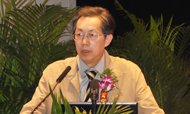 中国社会科学院信息化研究中心秘书长姜奇平以《智慧企业三化融合：业务平台化、员工创客化、用户个性化》为主题发表了精彩演讲