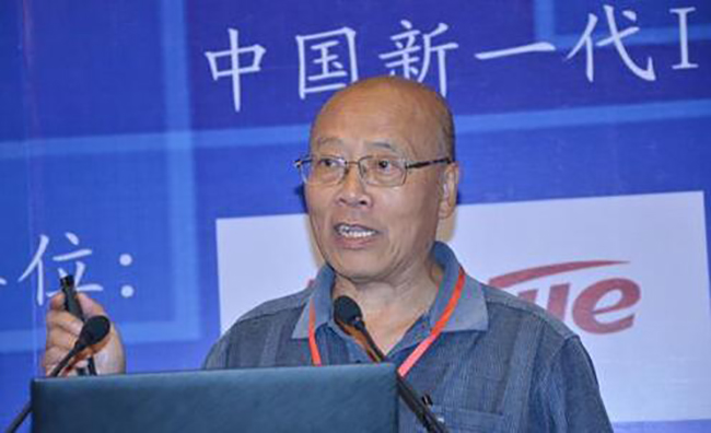 资深信息化专家、原中国信息协会副会长胡小明发表了题为《对新型智慧城市建设顶层设计的思考》的精彩演讲