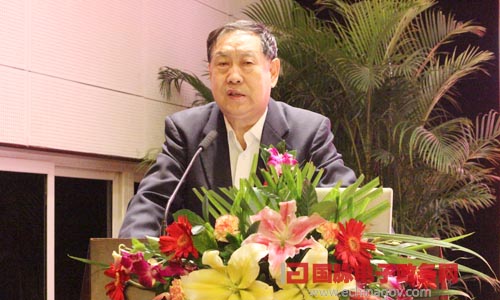 在"2014中国智慧政府发展年会"上，电子政务权威专家、国家行政学院教授汪玉凯发表主题演讲