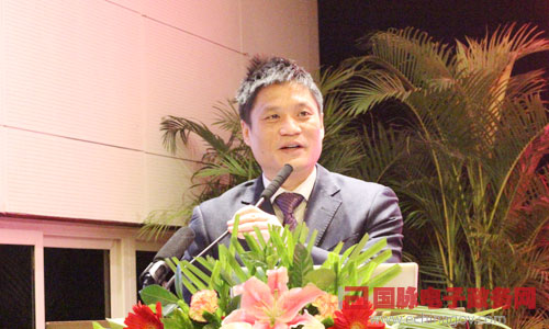 在"2014中国智慧政府发展年会"上，游艇会·yth(中国大陆)最新官方互联董事长、首席研究员杨冰之发表主题演讲