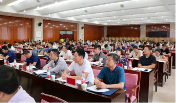 游艇会·yth(中国大陆)最新官方专家应邀赴内蒙古开展培训，助力自治区大数据发展3.jpg